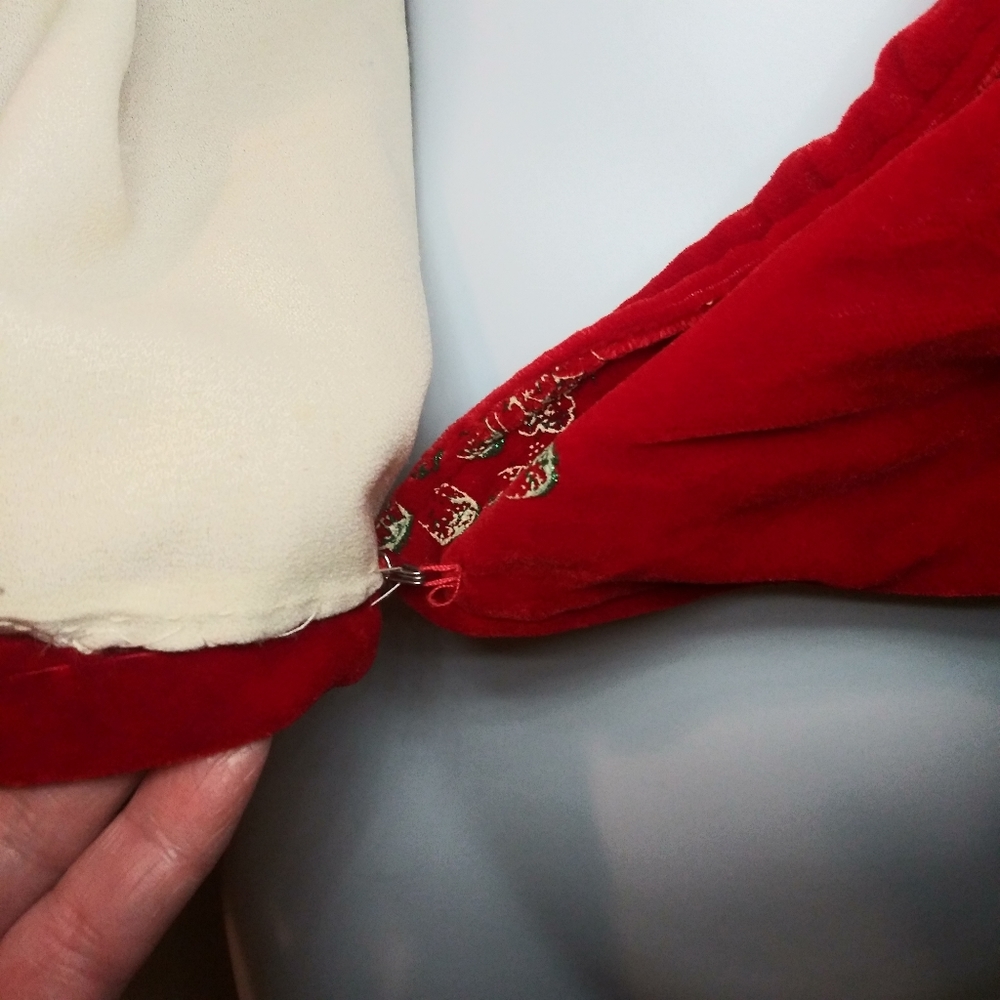 Vintage 1930-40's Handmade Scarlet Velvet Wrap Blouse With Stamped Grape Pattern - Picture 11 of 16
